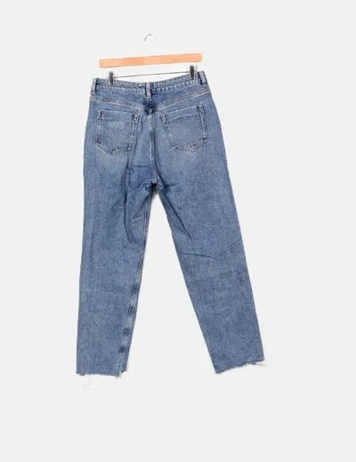 Asos Pantalón denim boyfriend desflecado