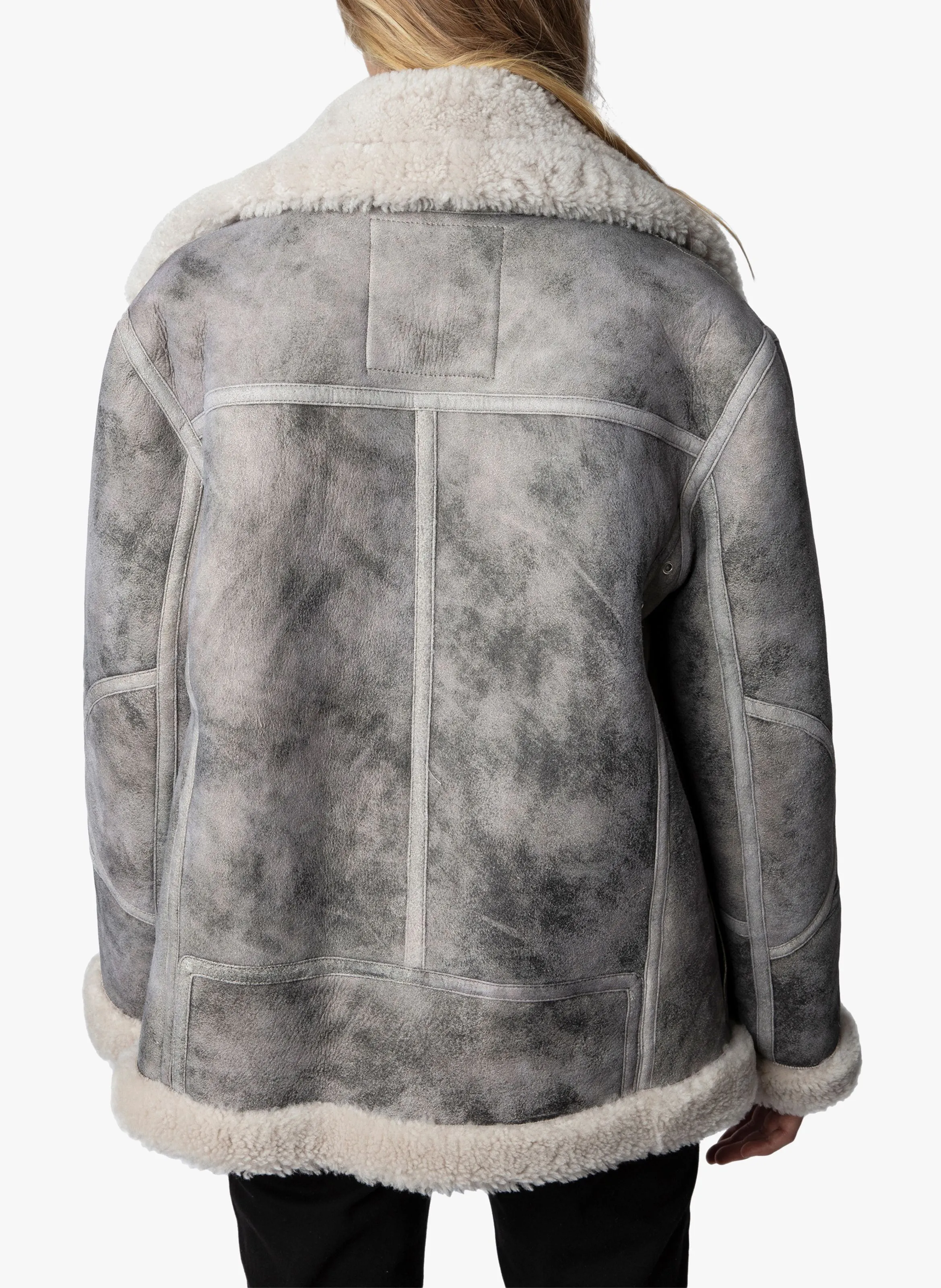 Chaqueta de cuero con pelo en gris