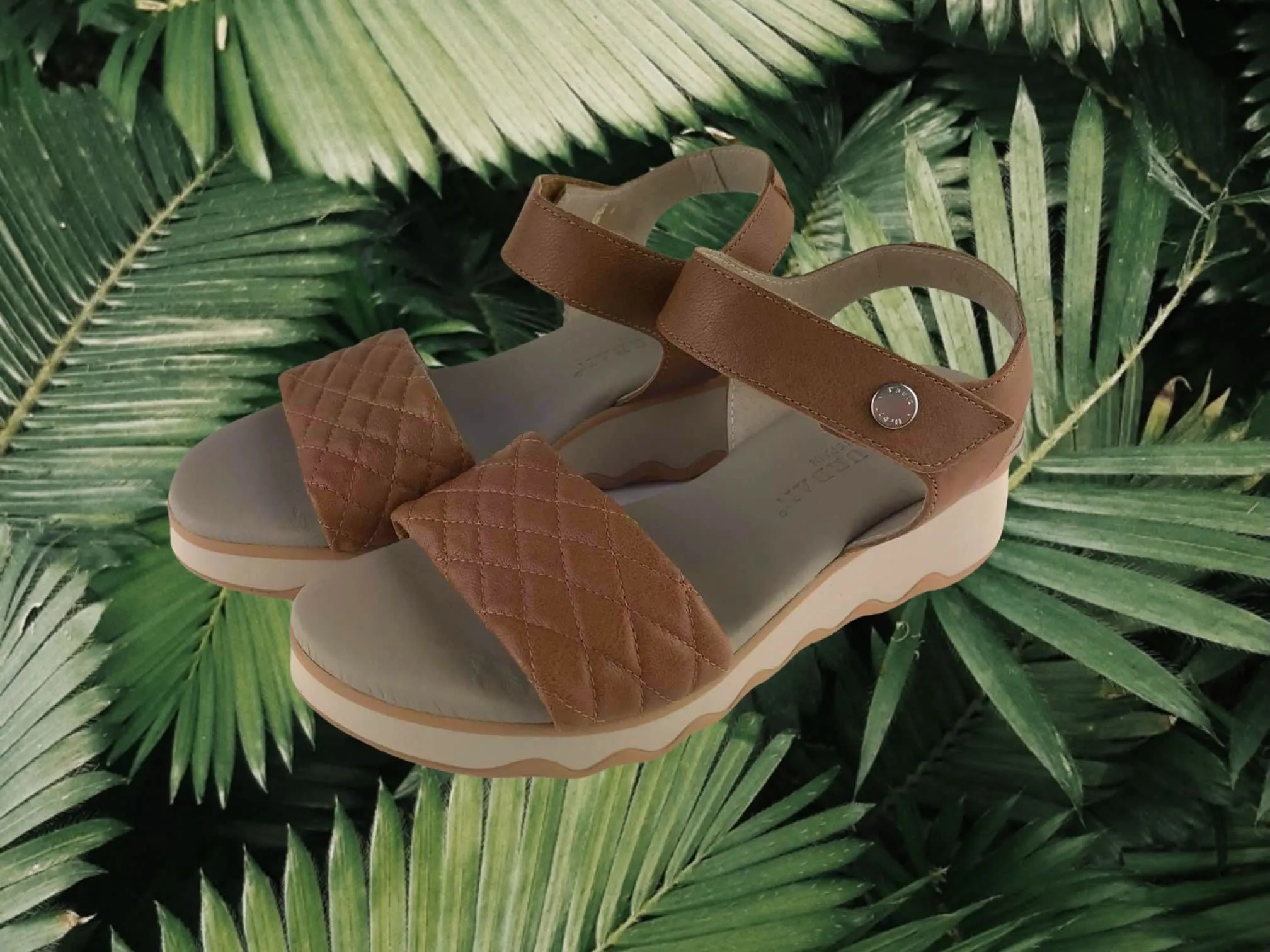 Paula Urban | Sandalias  Vitoria Caramelo